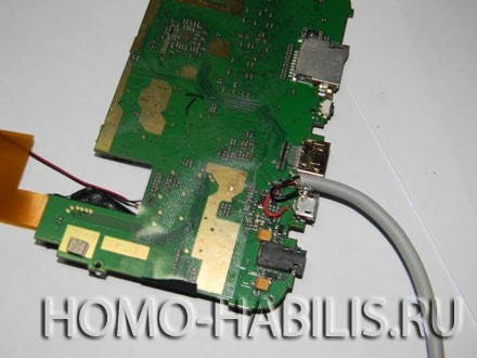 Припаять USB-кабель к разъему micro-USB